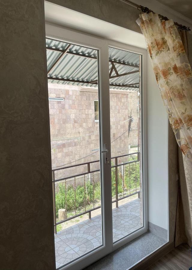 Armani Guest House Martuni Ngoại thất bức ảnh
